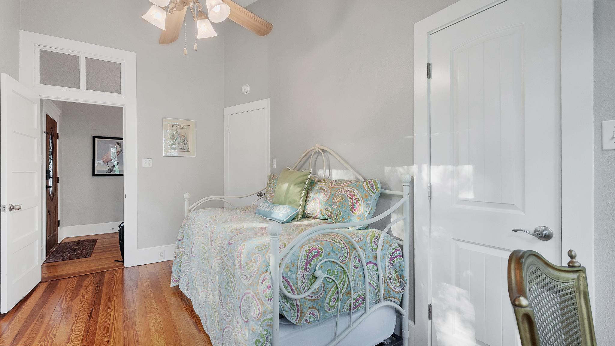 Interior photo of the single-story historic home in Old Town Georgetown